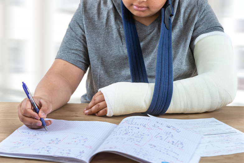 Crescono gli infortuni a scuola: oltre 80 mila denunce di infortunio tra gli studenti nel 2025 (+3,8%)